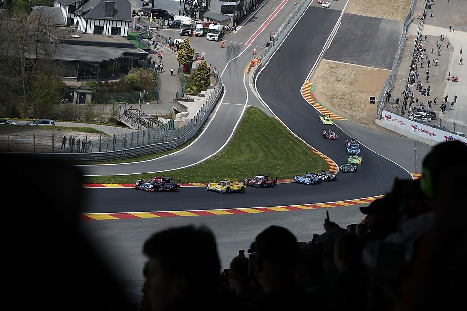 Trybuny przy zakręcie Eau Rouge, wyścig 6h Spa 2022