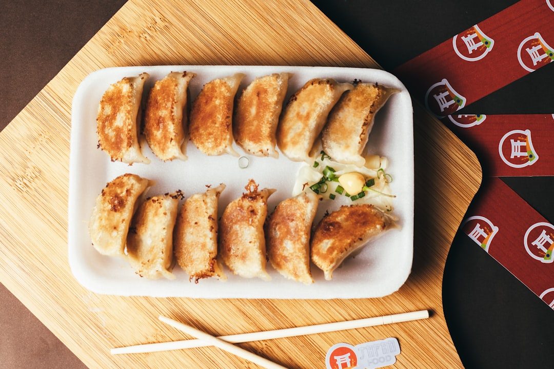 Pierogi smażone z baru — danie kuchni regionu Dolny Śląsk