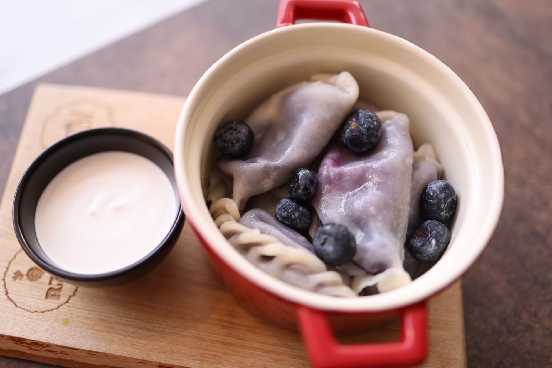 Pierogi z jagodami — danie kuchni regionu Podkarpacie i Bieszczady