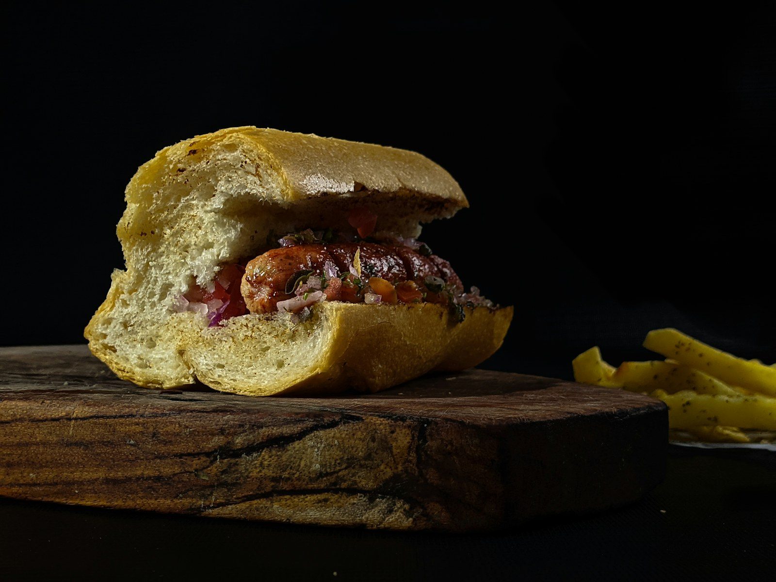 Choripán z chimichurri na servetce